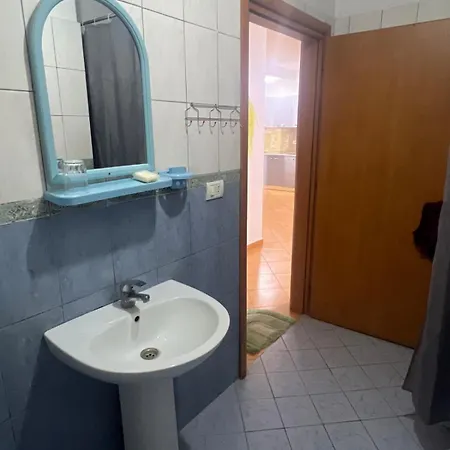 Spacious Coastal Retreat - Near Durres *