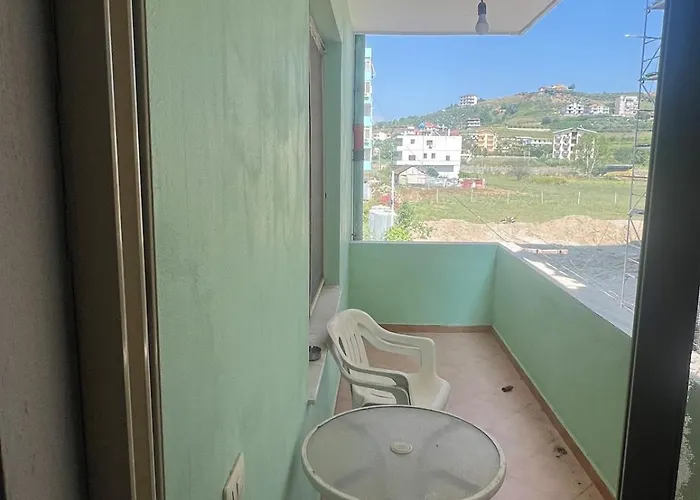 - Very Large - Self Check In - Parking Available Appartement