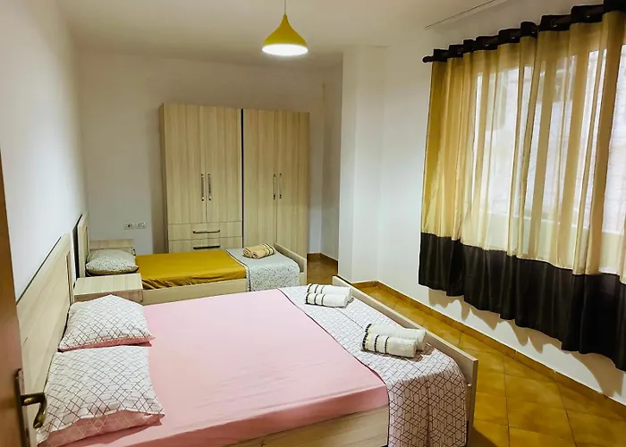 - Very Large - Self Check In - Parking Available Appartement *