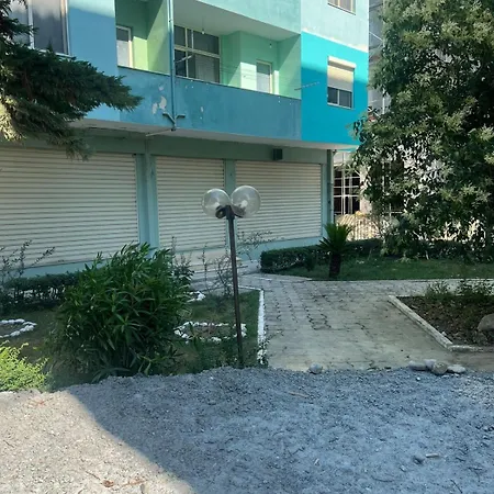 - Very Large - Self Check In - Parking Available Apartment Golem (Tirana)