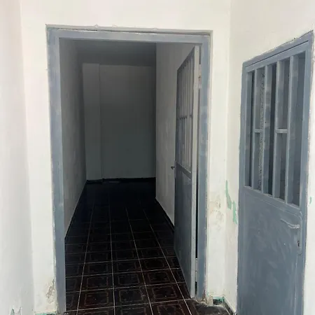 Apartment - Very Large - Self Check In - Parking Available