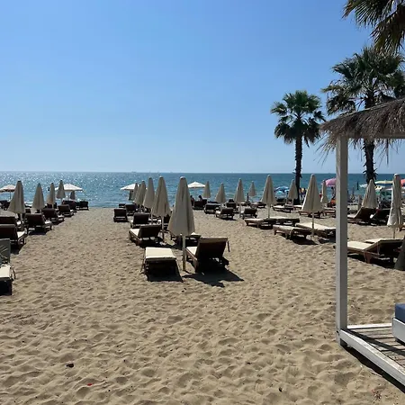 Spacious Coastal Retreat - Near Durres Apartment
