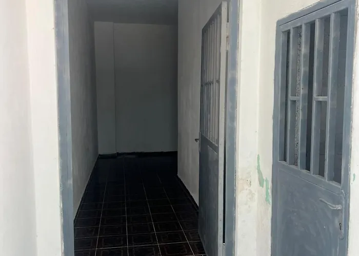 Апартаменты - Very Large - Self Check In - Parking Available