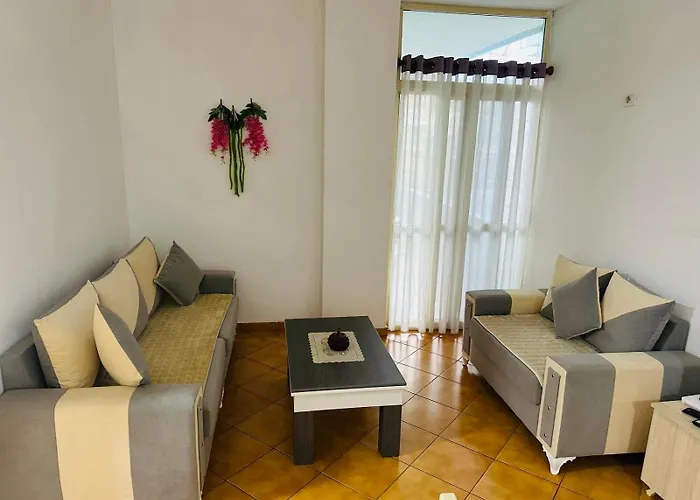 - Very Large - Self Check In - Parking Available * Голем